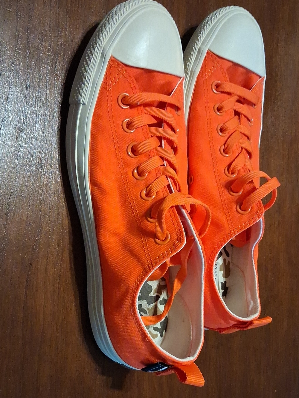 New W/O Tag Unisex Orange Converse Canvas Low-Top Sneakers W11 M9.